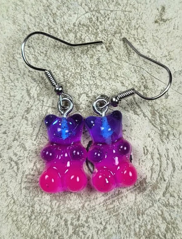 Oorbel gummibeer donkerblauw-roze transparant